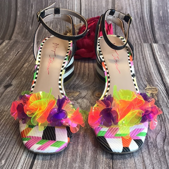 BETSEY JOHNSON Kove Dress Sandal - Picture 8 of 9